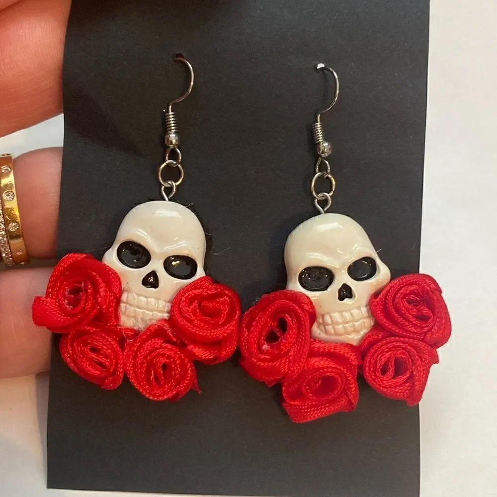 NWT Day of the Dead Drop Earrings White Skull on Red Rose Flowers